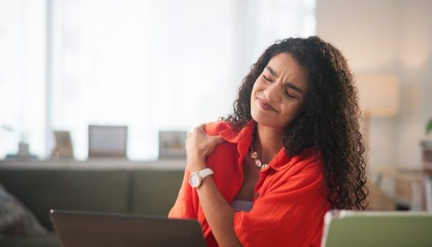 Frustrated,,Business,Woman,And,Laptop,With,Shoulder,Pain,For,Injury,